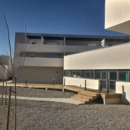 Pavillon Dans Une Recente. V16 Villa