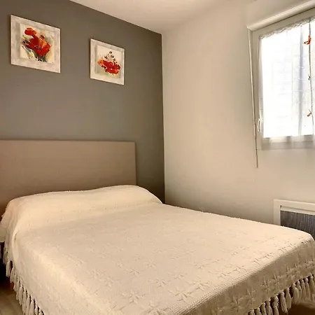 Villa Pavillon Dans Une Recente. V16 *